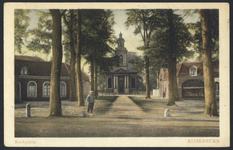17570 Gezicht op het Kerkplein te Rijsenburg, met de R.K.-kerk St. Petrus' Banden.N.B. De gemeente Driebergen en ...